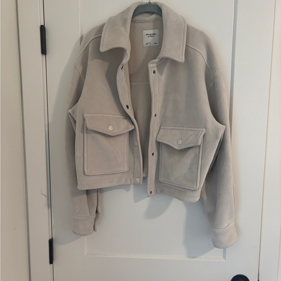 Abercrombie & Fitch Jackets & Blazers - Abercrombie & Fitch Cream Bomber Jacket